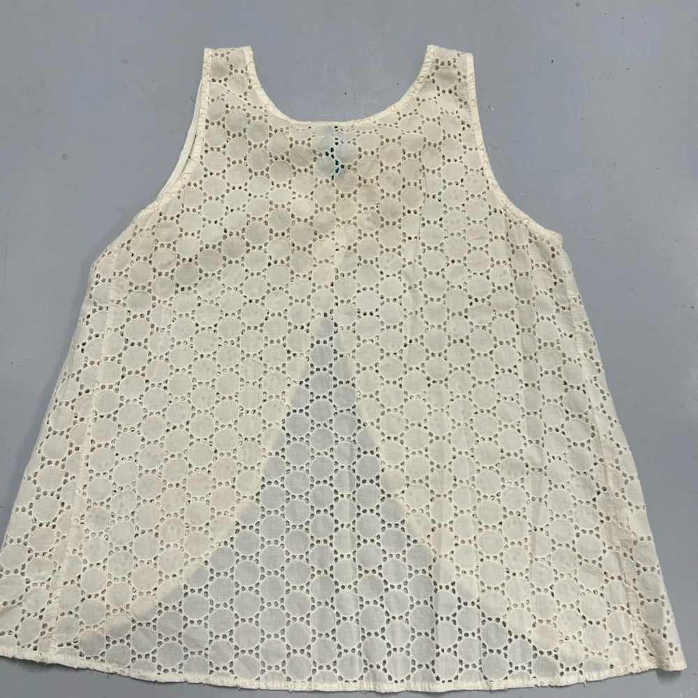 Eyelet Tank Top - Picture 2 of 4